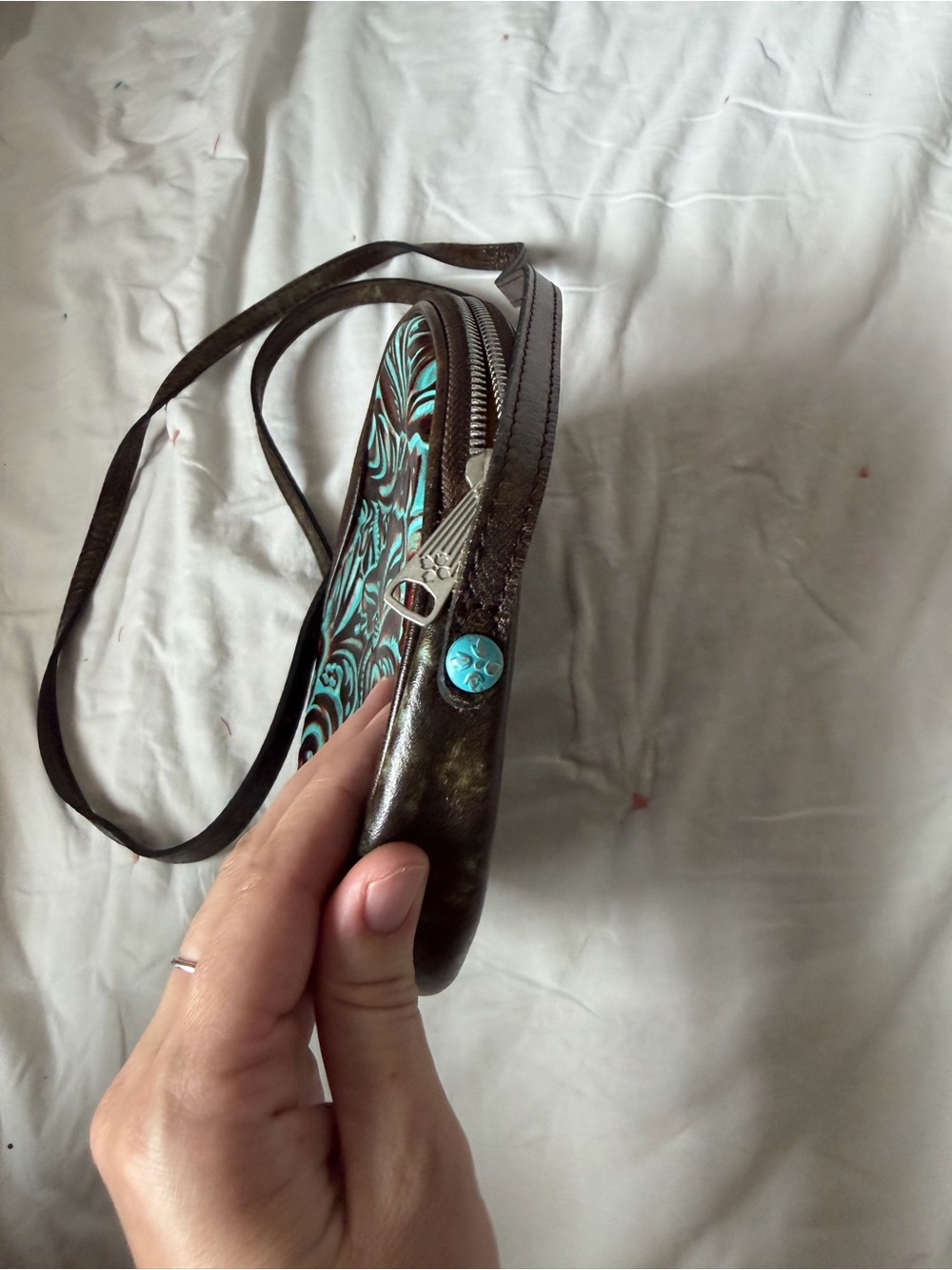 Patricia Nash Turquoise Tooled Round Crossbody with Brown Trim - Picture 4 of 5